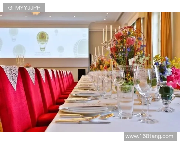 足球明星们在豪华餐厅享用美食的高清图片展示与背后的故事分享